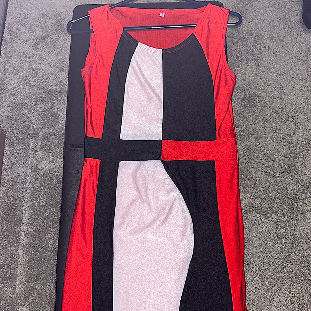 🦋 Colorblock dress 5/25$